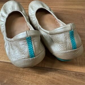 Champagne Metallic Tieks size 8